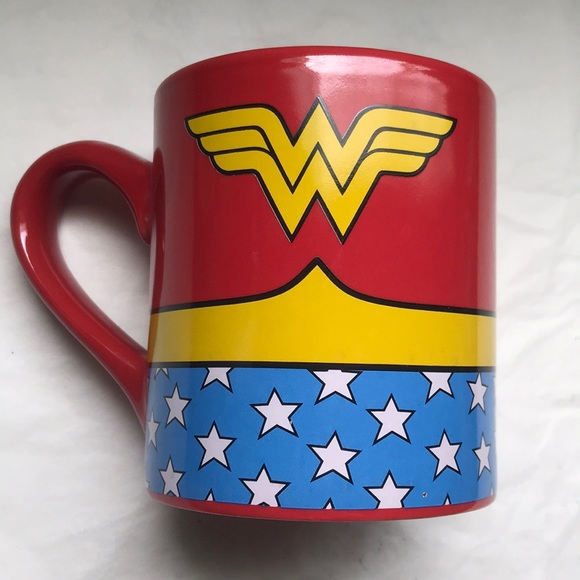 Wonder Woman ceramic coffee/tea mug - Picture 3 of 7